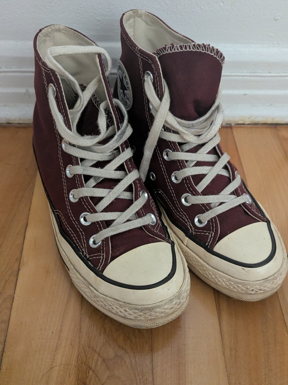 Converse Chuck Taylor High Top Sneakers in Burgundy